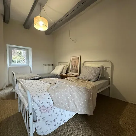 Vakantiehuis Large Charming House Surrounded By Nature