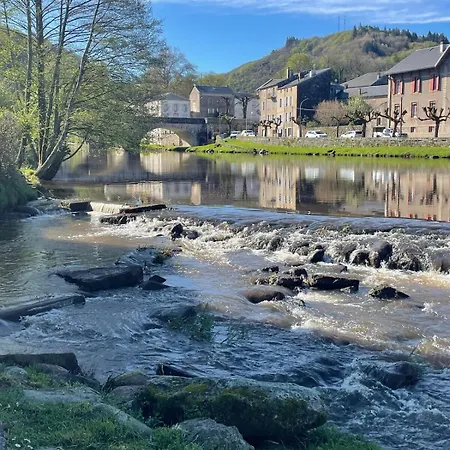 Large Charming House Surrounded By Nature Prázdninový dům *