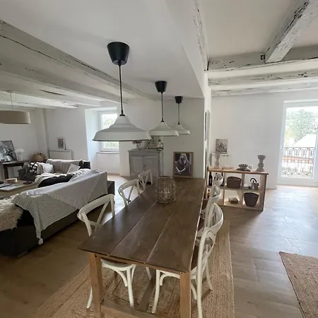 Vakantiehuis Large Charming House Surrounded By Nature