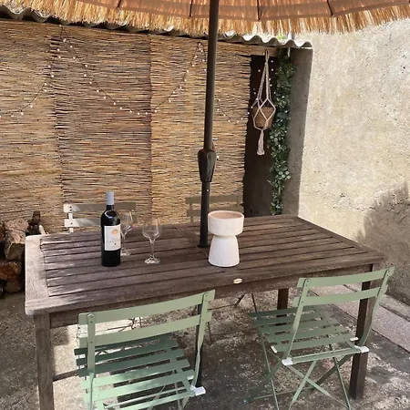 Large Charming House Surrounded By Nature Prázdninový dům