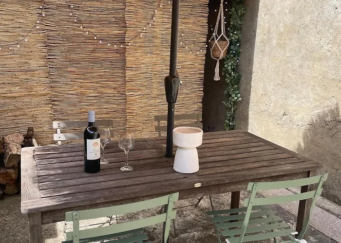 Large Charming House Surrounded By Nature 別荘